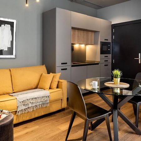 Muralla Sevilla Suites By Lola Kültér fotó