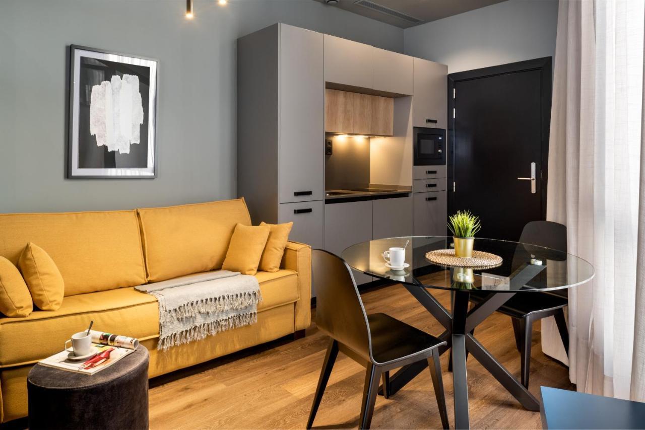 Muralla Sevilla Suites By Lola Kültér fotó